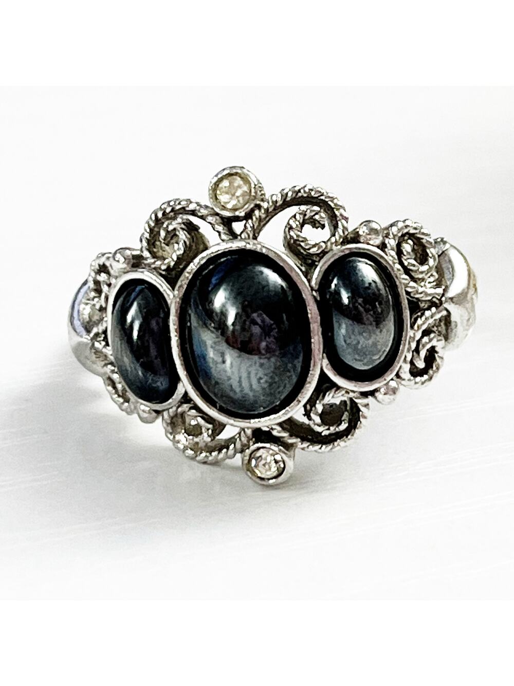 Avon Vintage Midnight Splendor Ring - Size 9